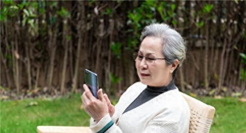 無聲的付出與遲來的覺醒 一位母親的養(yǎng)老抉擇